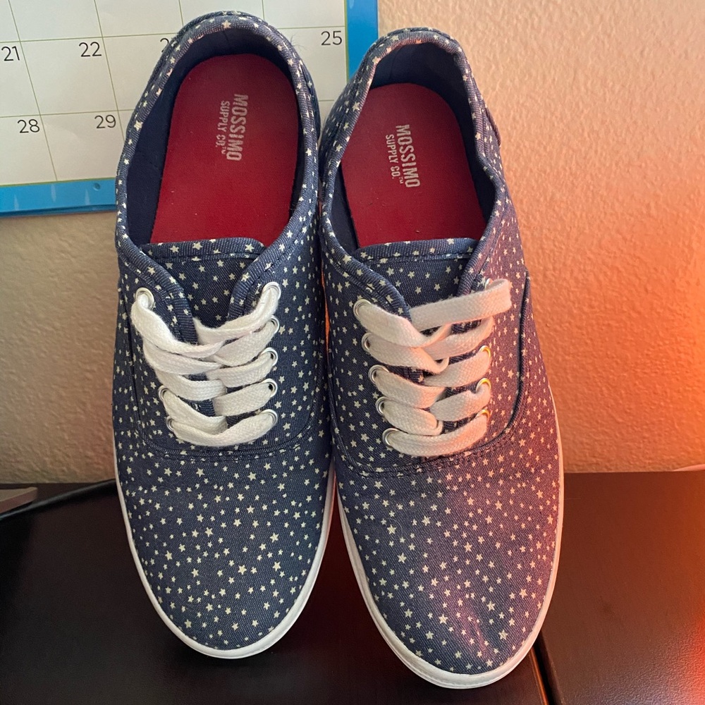 Mossimo Blue star sneaker size 8